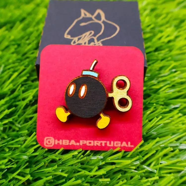 SUPER MARIO WOOD PIN