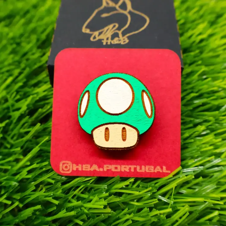 SUPER MARIO WOOD PIN
