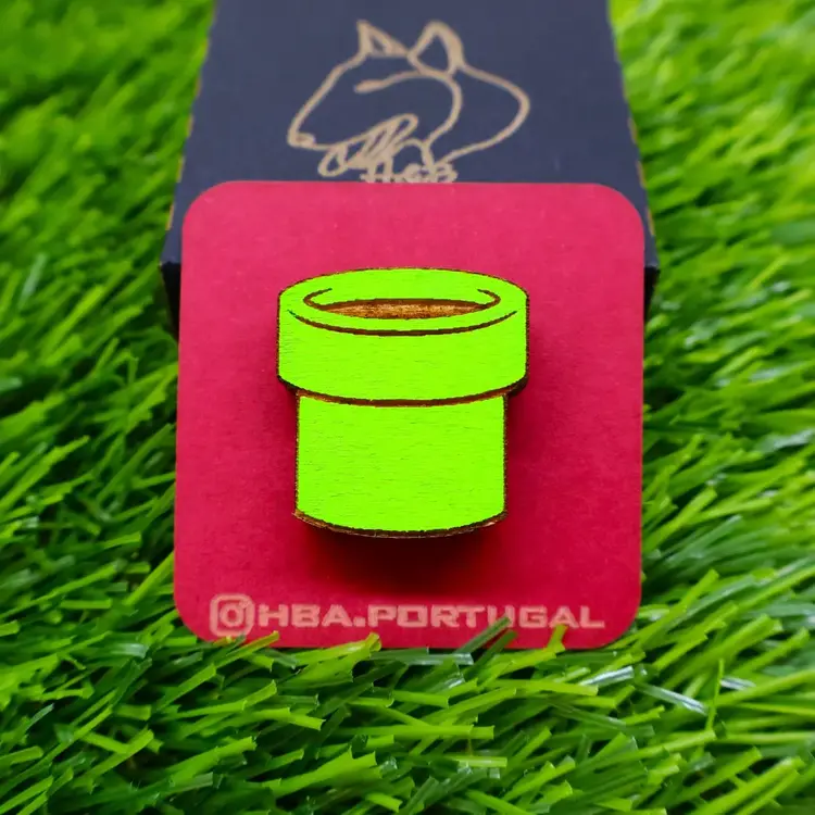 SUPER MARIO WOOD PIN