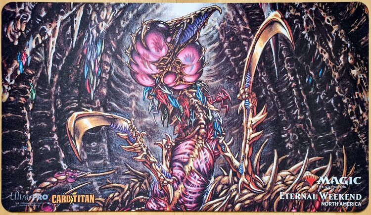 ULTRA PRO MTG COMMANDER PLAYMAT SLIVER QUEEN