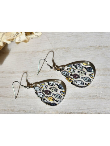 ACRYLIC CAT BUTTS PRINT EARRINGS