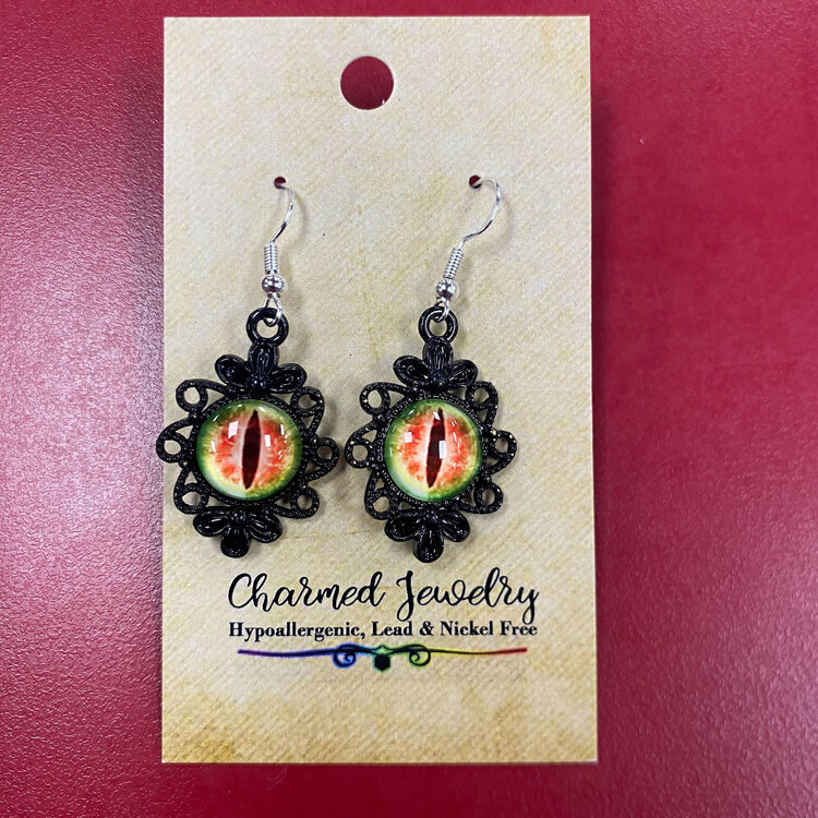 DRAGON EYE GOTHIC DANGLE EARRINGS - GREEN & RED
