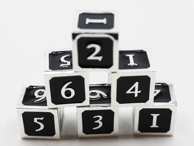 FOAM BRAIN GAMES FOAM BRAIN GAMES 6 PIECE METAL D6 - BLACK AND SILVER