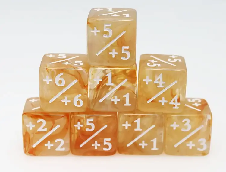 FOAM BRAIN GAMES FOAM BRAIN GAMES +1/+1 ORANGE AND WHITE COUNTER DICE