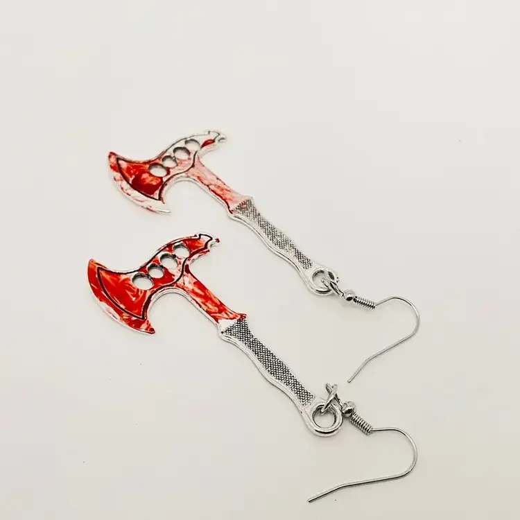 MIO QUEENA TERROR HALLOWEEN BLOOD EARRINGS AXE