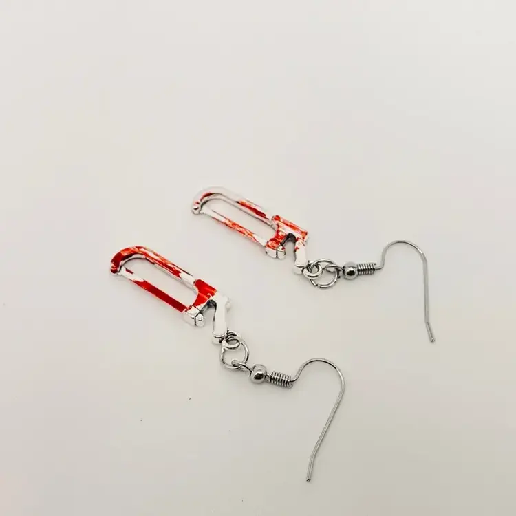 MIO QUEENA TERROR HALLOWEEN BLOOD EARRINGS BONE SAWS