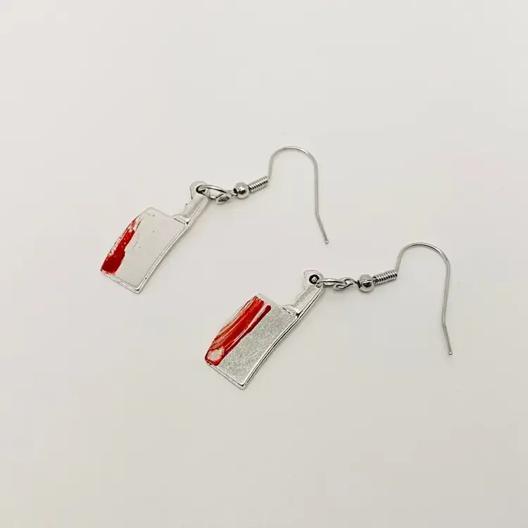 MIO QUEENA TERROR HALLOWEEN BLOOD EARRINGS BUTCHER KNIVES