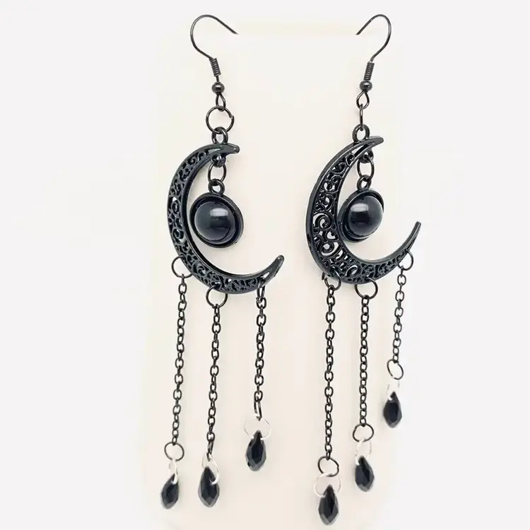 MIO QUEENA GOTHIC BLACK MOON LOMG CHAIN TASSEL EARRINGS