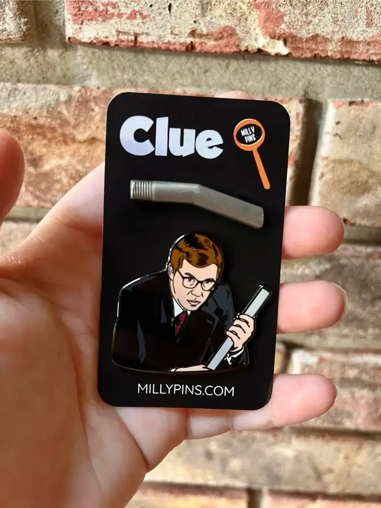CULT CLASSIC "CLUE" HORROR MOVIE PIN SET -- MR. GREEN & PIPE