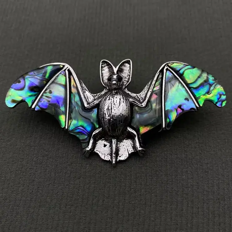MIO QUEENA ABALONE SHELL BAT BROOCH & NECKLACE