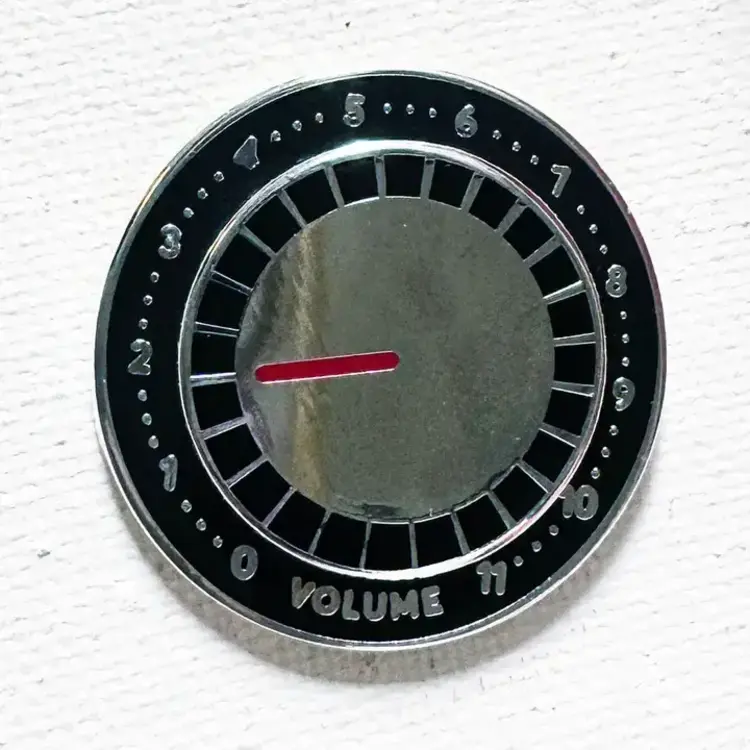 AMP KNOB DELUXE PIN