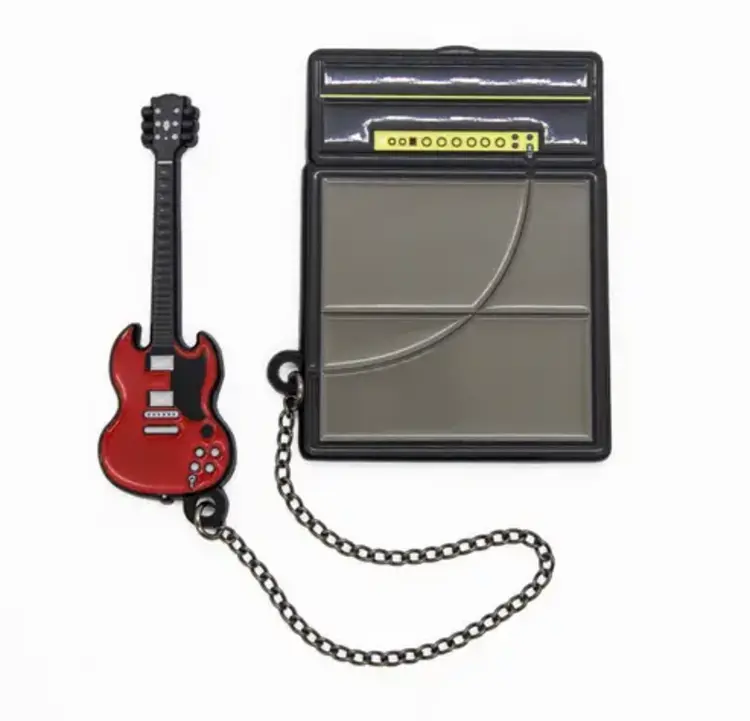 AMP CAB & GUTAR CHAIN ENAMEL PIN
