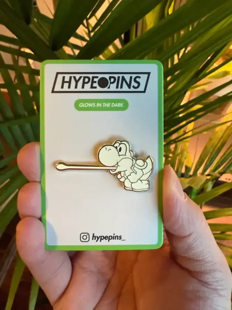 YOSHI WHITE HARD ENAMEL PIN GLOW IN THE DARK