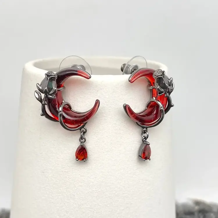 MIO QUEENA GOTHIC GUNBLACK ROSE WRAPPED MOON EARRINGS