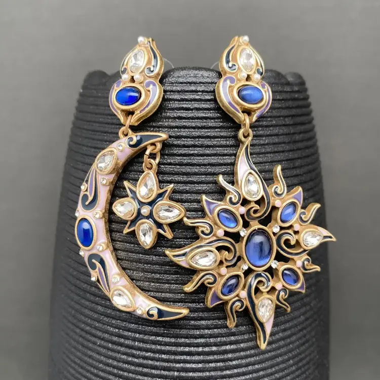 MIO QUEENA VINTAGE ZIRCON INLAID SUN MOON DANGLE EARRINGS