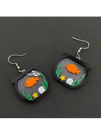 MIO QUEENA TRANSPARENT FISH TANK DANGLE EARRINGS