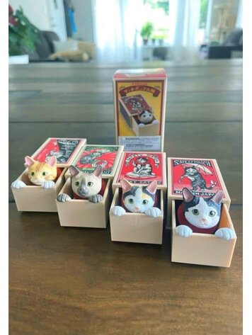 KITAN CLUB CAT PEEK MATCHBOX BLIND BOX