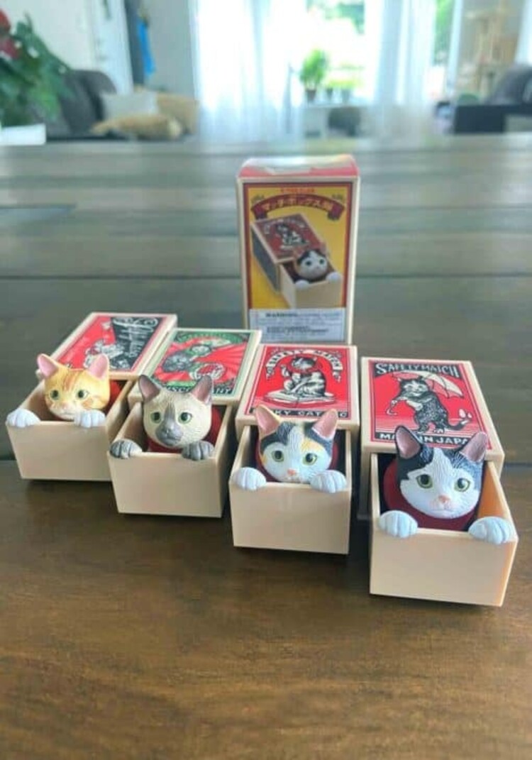 KITAN CLUB CAT PEEK MATCHBOX BLIND BOX
