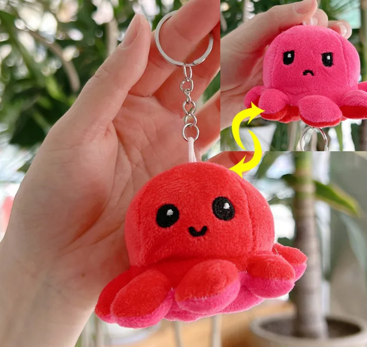 REVERSIBLE OCTOPUS KEYCHAIN RED TO ROSY RED