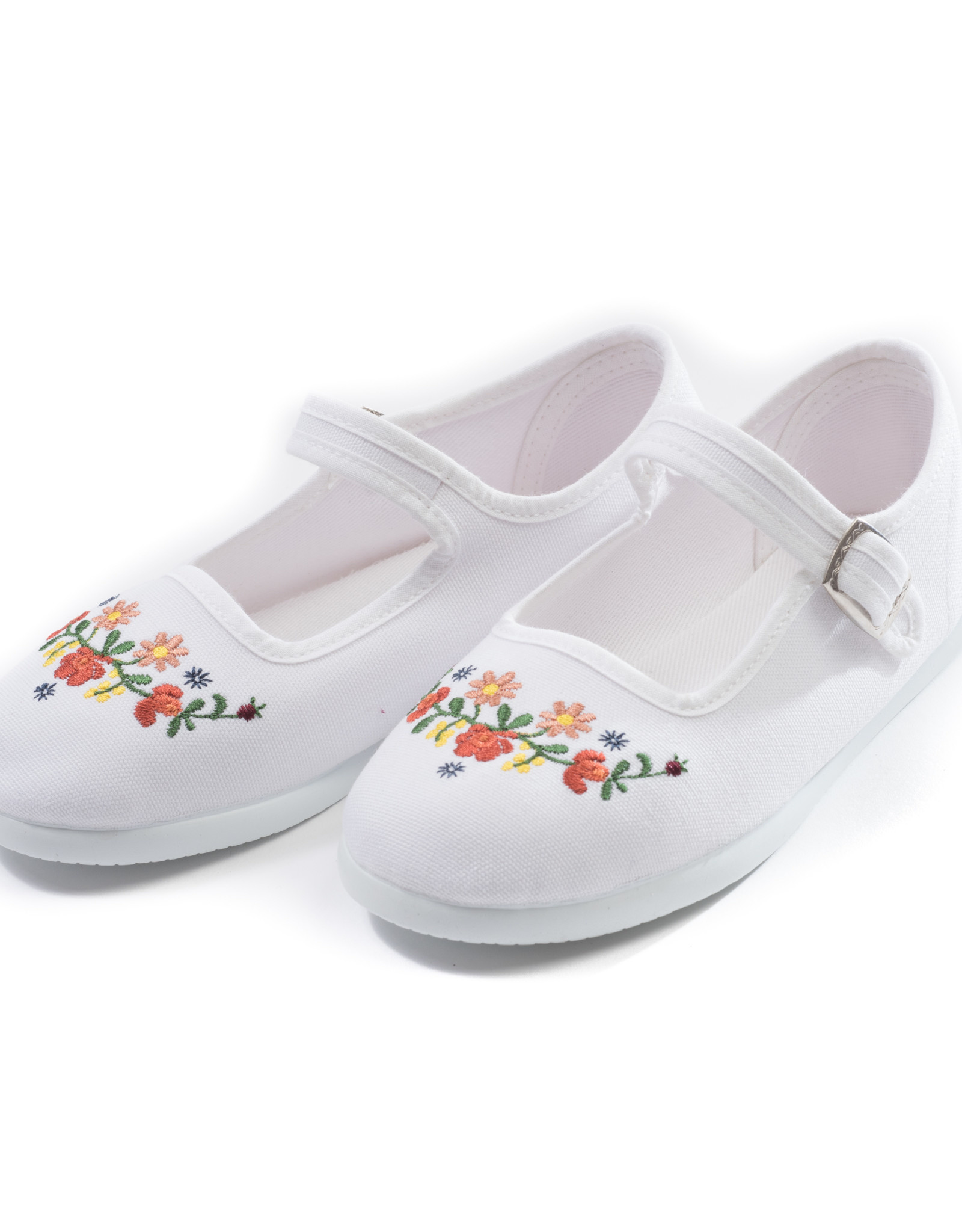 Bonton Embroidered shoes