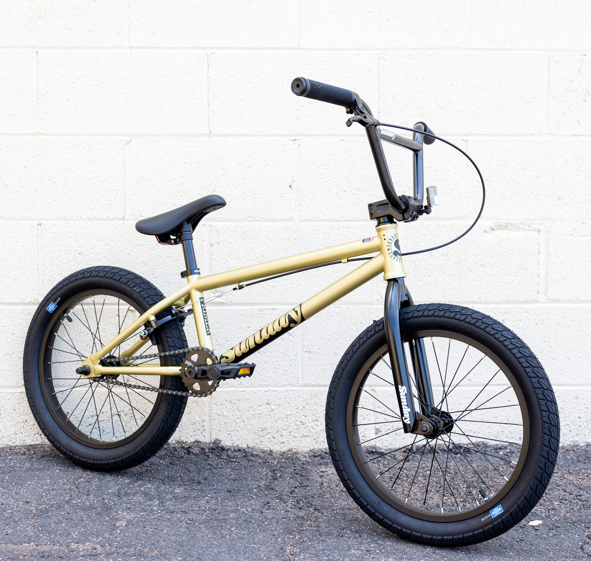 Sunday Sunday Primer 18" Matte Metallic Gold Bike