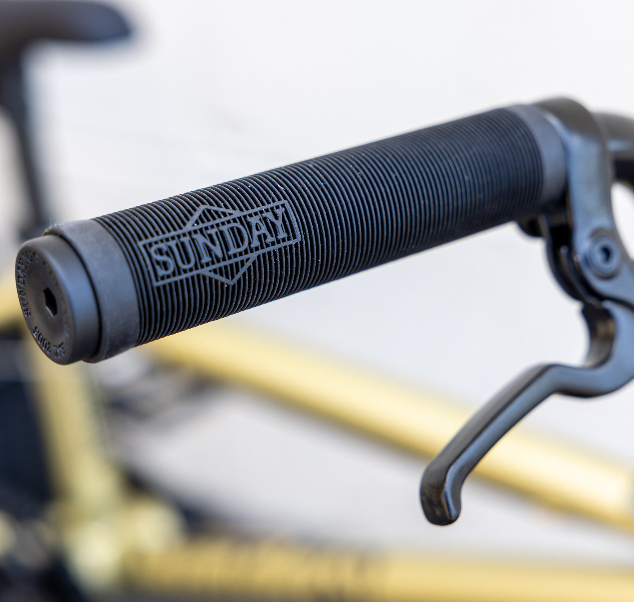 Sunday Sunday Primer 18" Matte Metallic Gold Bike