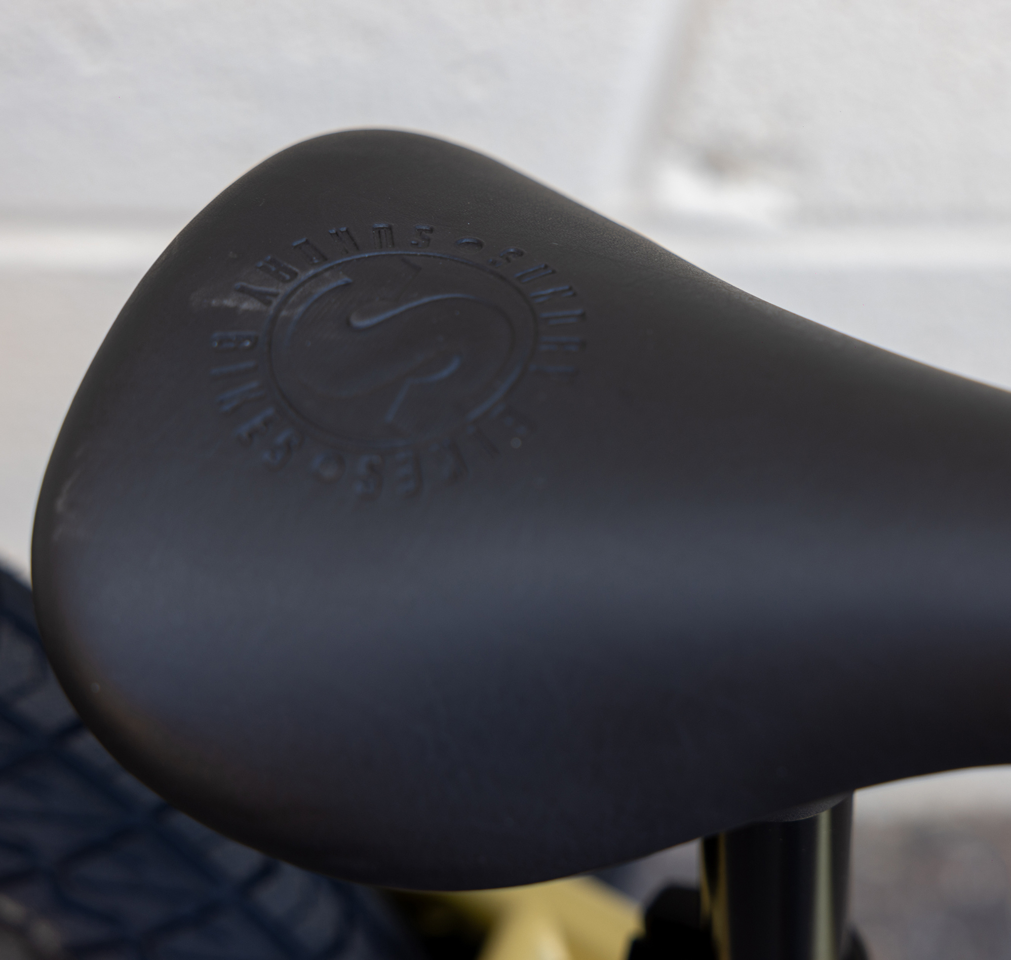 Sunday Sunday Primer 18" Matte Metallic Gold Bike