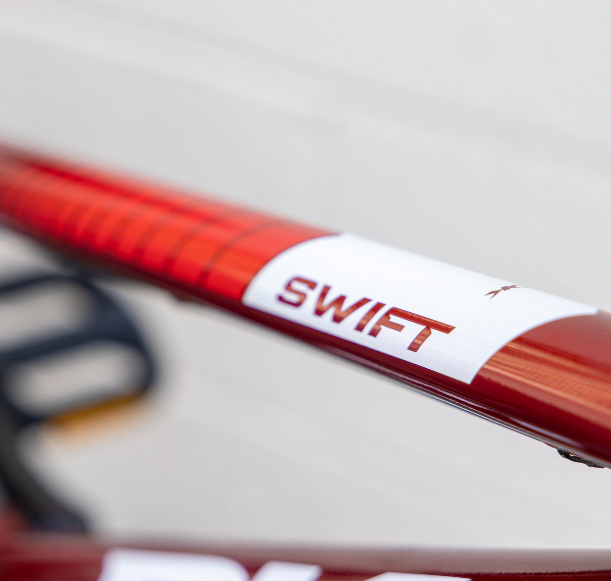 DK Dk Swift Expert Gloss Red Bike