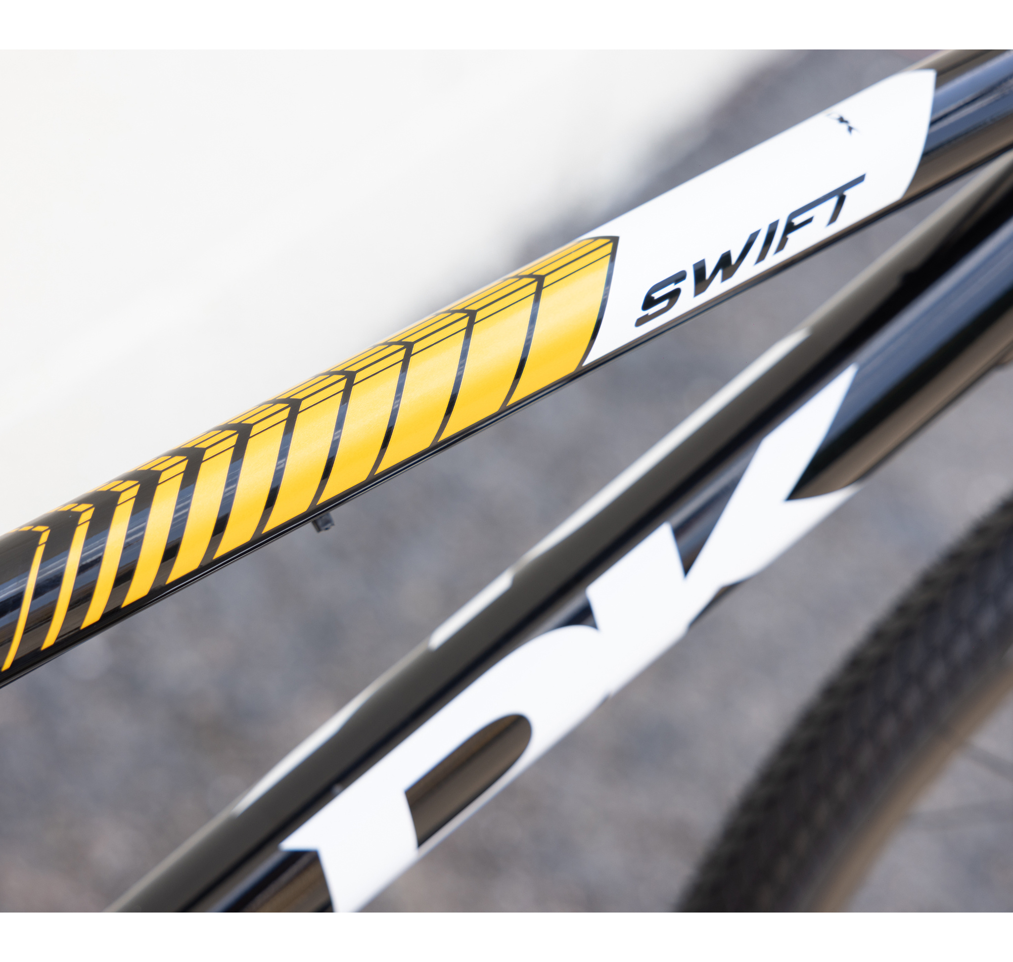 DK Dk Swift Expert Gloss Black Bike