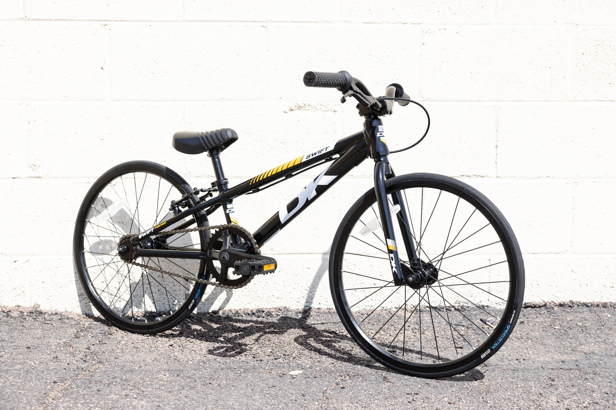 DK Dk Swift Micro 18" Gloss Black Bike