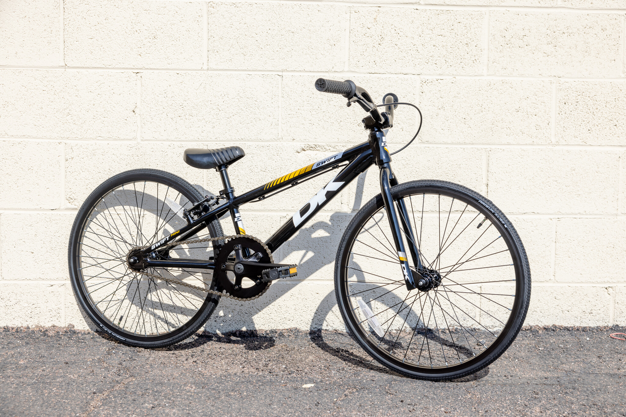 DK Dk Swift Mini Gloss Black Bike