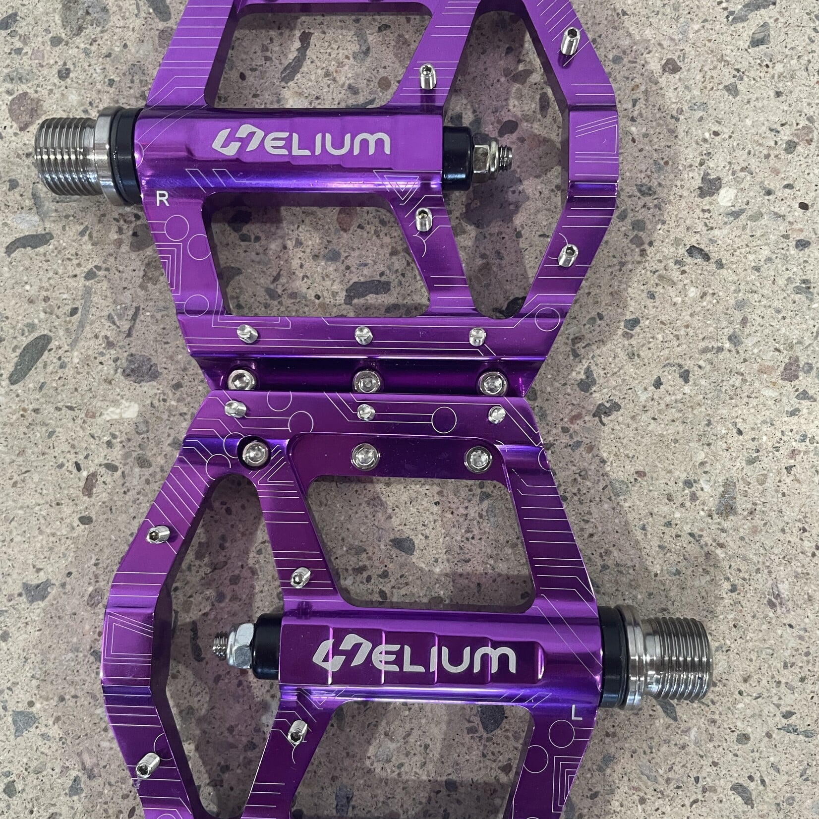 Helium Racing Helium Junior TI Spindle Pedals