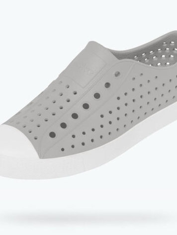 Native Shoes Native Jefferson (Adult) - PIGEON GREY/ SHELL WHT