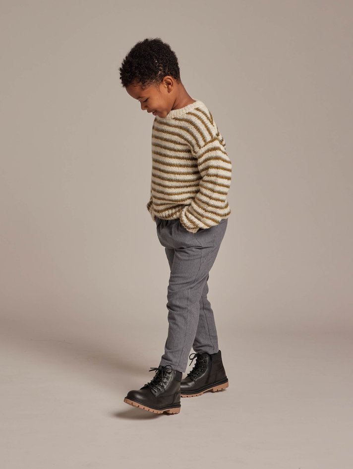 https://cdn.shoplightspeed.com/shops/613188/files/48787161/712x946x1/rylee-cru-inc-rylee-cru-junior-striped-aspen-sweat.jpg