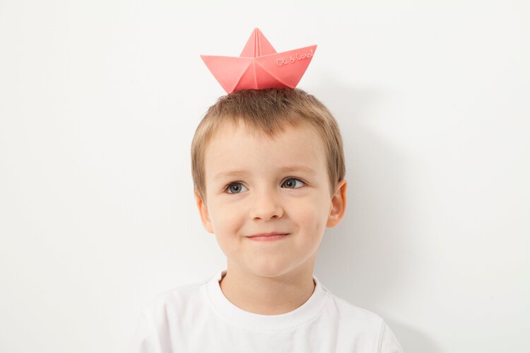 Oli & Carol Oli & Carol Origami Boat Teether - PINK