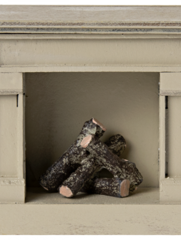 Maileg Maileg Fireplace - OFF WHITE