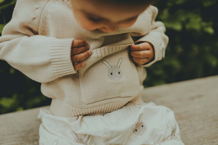 Donsje Donsje Baby Loeke Sweater Bunny - MACAROON