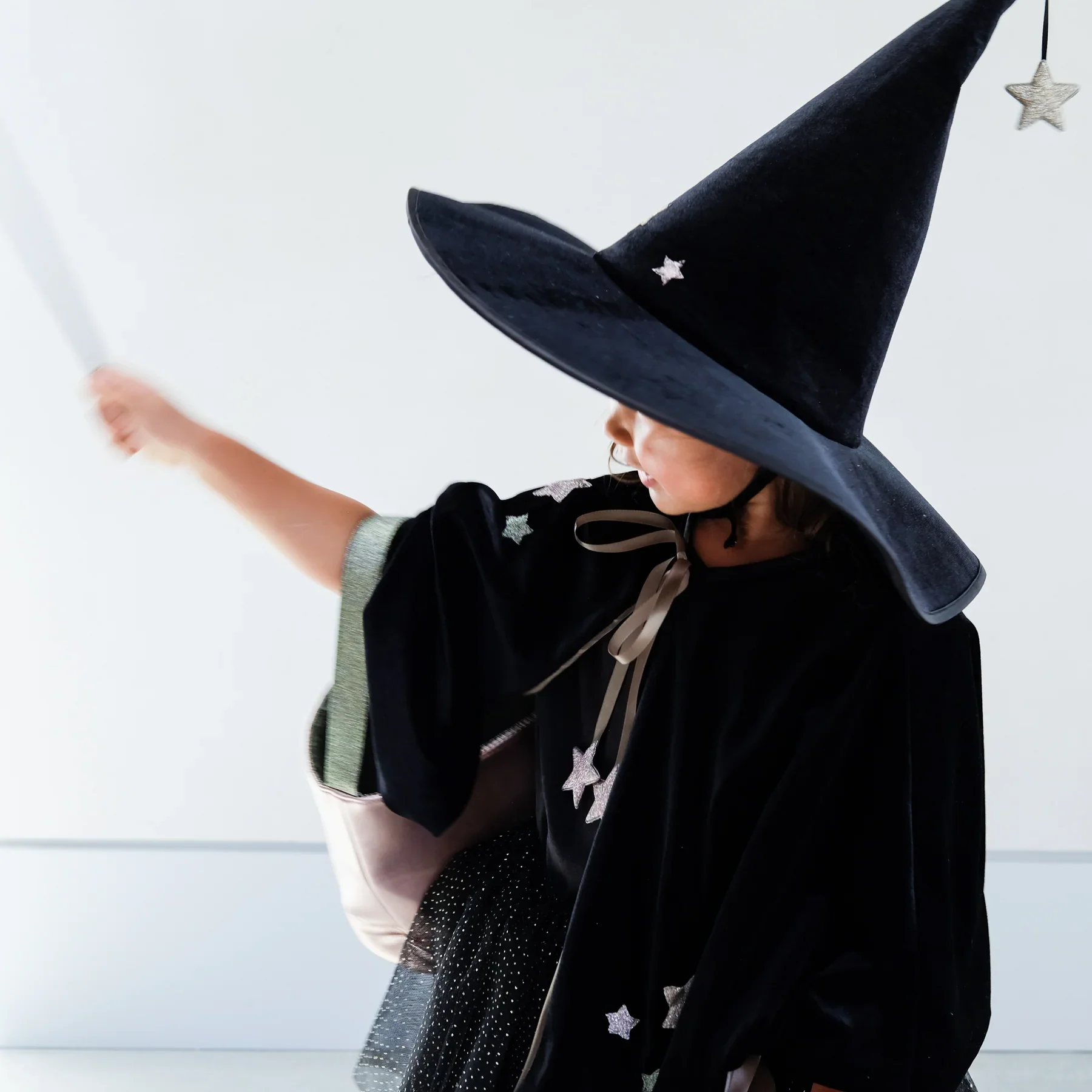 Mimi & Lula Gertrude Witch Cape BLACK Mimi & Lula Gertrude Witch Cape BLACK