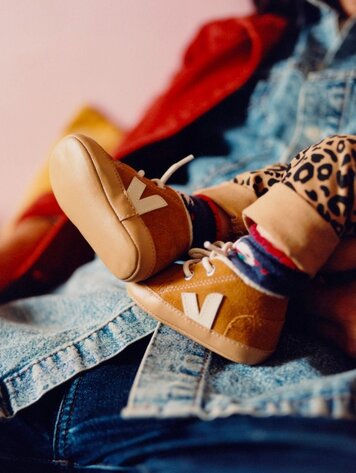 Veja Veja Baby Suede - Camel Pierre
