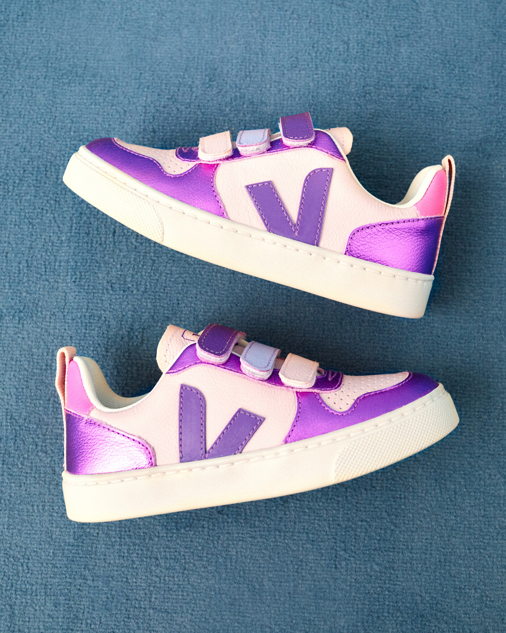 Veja V-10 Leather Petale Multico Cosmos - Yellow Turtle