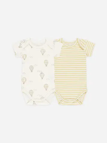 Quincy Mae Quincy Mae Short Sleeve Bodysuit, 2 Pack || Hot Air Balloons, Yellow Stripe