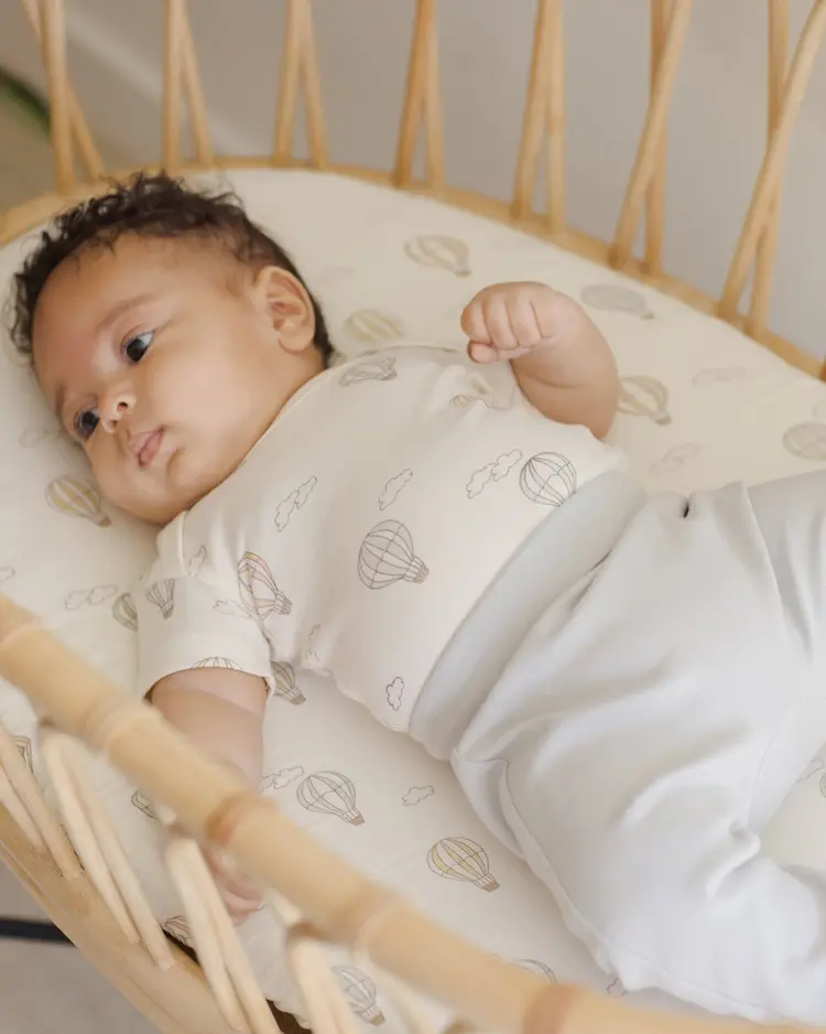 Quincy Mae Quincy Mae Short Sleeve Bodysuit, 2 Pack || Hot Air Balloons, Yellow Stripe