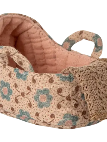 Maileg Carry Cot, Baby Mouse - ROSE