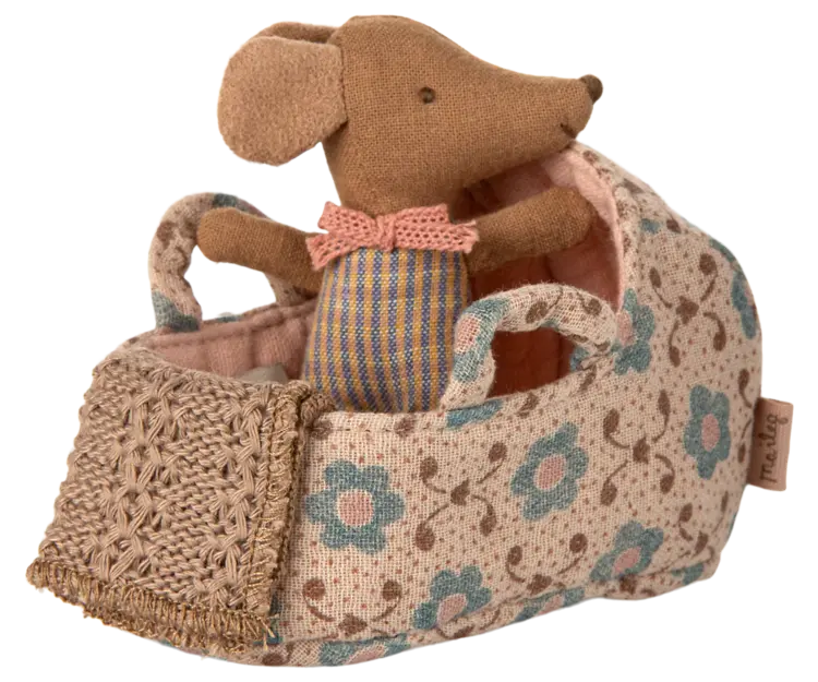 Maileg Carry Cot, Baby Mouse - ROSE
