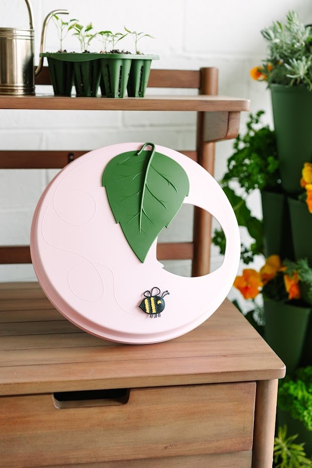 GreenStalk Garden Garden Lid w/ Bumblebee