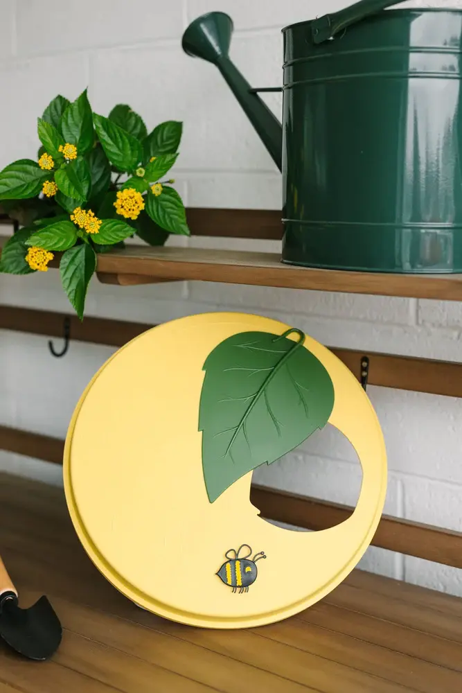 GreenStalk Garden Garden Lid w/ Bumblebee