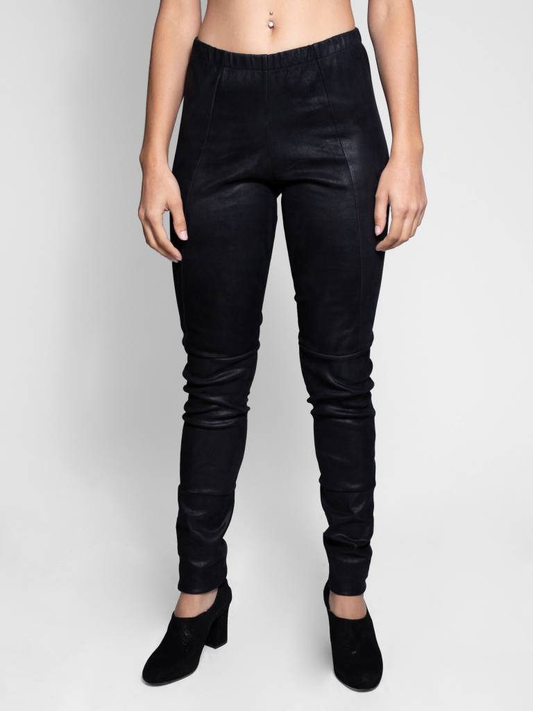 ENA PELLY STRETCH LEATHER PANTS IN BLACK WITH GUNMETAL – Loca Bella