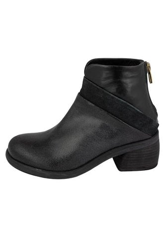 P. Monjo Two Textured Boot Black