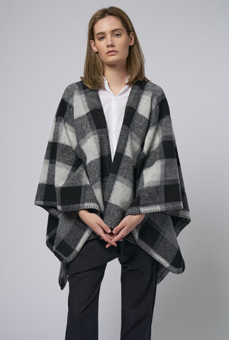 Xirena Wynter Poncho Black Ash