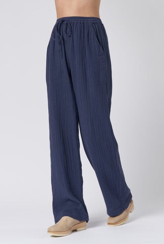 Xirena Dylan Pant Night Blue